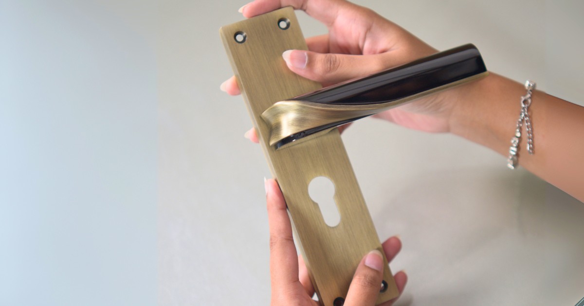 Atom Lock - How to Match a Door Handle Lock Set with Interiors