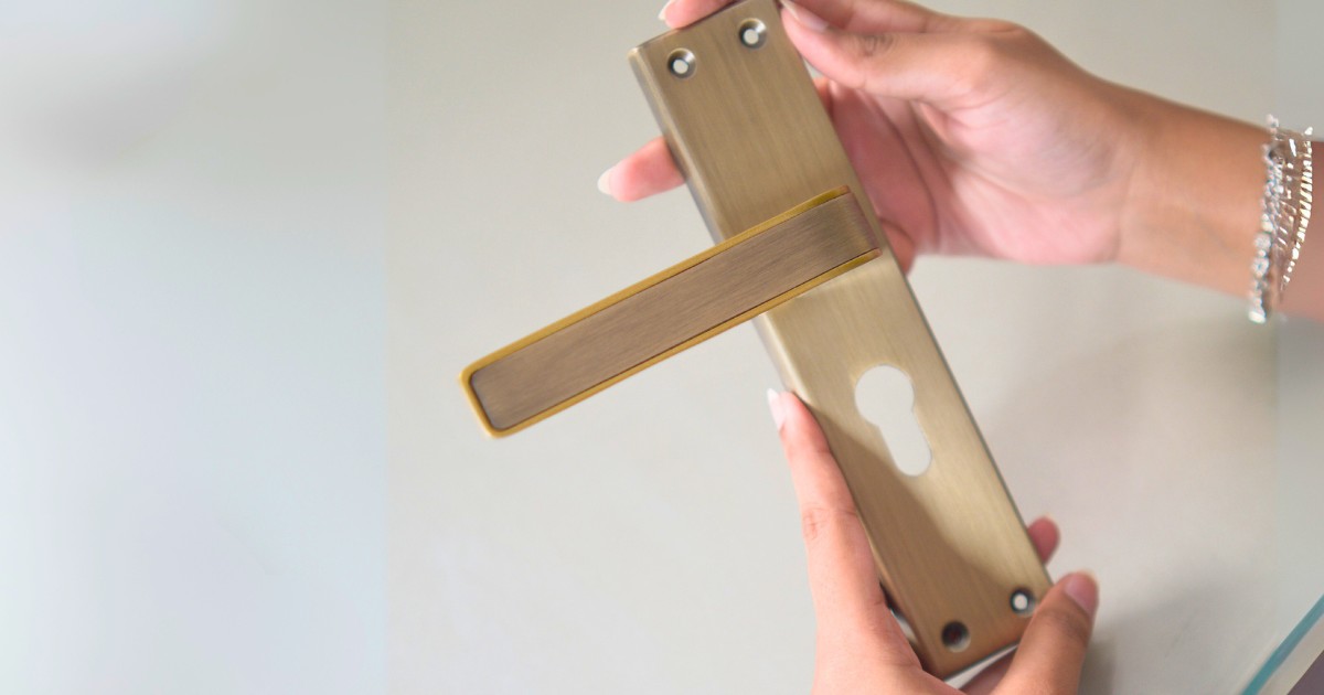 Atom Lock - Smart Features in Modern Door Handle Lock Sets