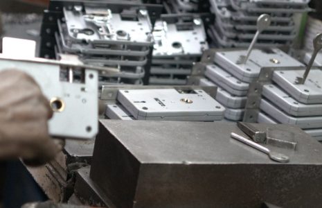 Aligarh Lock Market and Whether to Buy From the Bazaar or the Factory 1 - Atom Locks Aligarh Lock Market and Whether to Buy From the Bazaar or the Factory